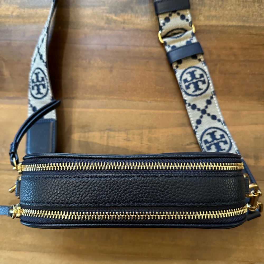 Tory Burch Black Crossbody Bag - Picture 2 of 16